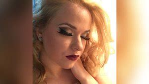 Italian Big Tits Striptease XXX Dessert