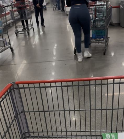 Massive Armenian Milf Booty In Alphalete Leggings Spandex Leggings Yoga Pants Forum