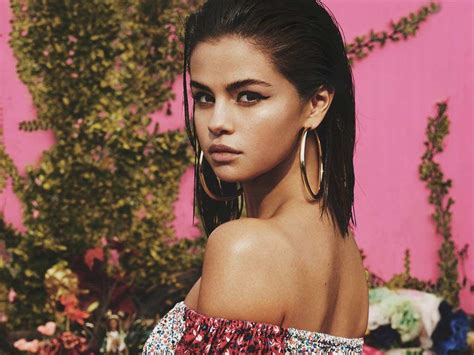 Actress Singer Selena Gomez Unseen Hot Close UP HD Wallpa