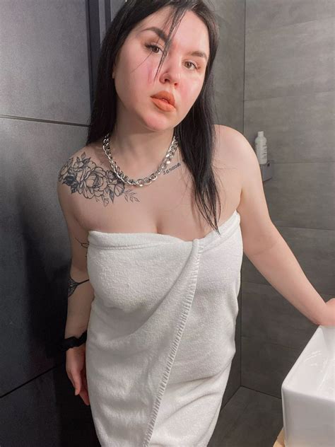 Describe My Body In 1 Word Nudes Freshfromtheshower NUDE PICS ORG