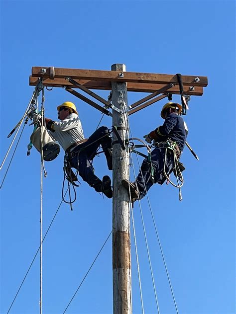 See how much do lineman make a year while staying safe outdoors 6