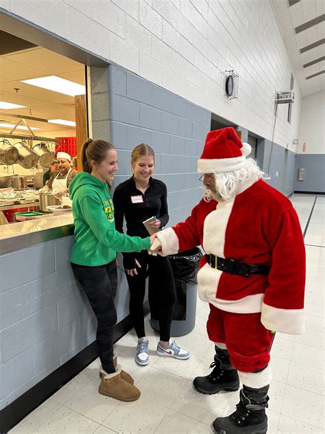 Mokena 'Mission Meals' Fills More Than 170 Plates Of Those In Need