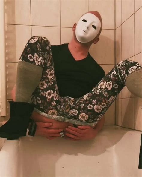 Hot Kinky Masked Cd Stretches Own Hungry Ass Pussy Till Xhamster