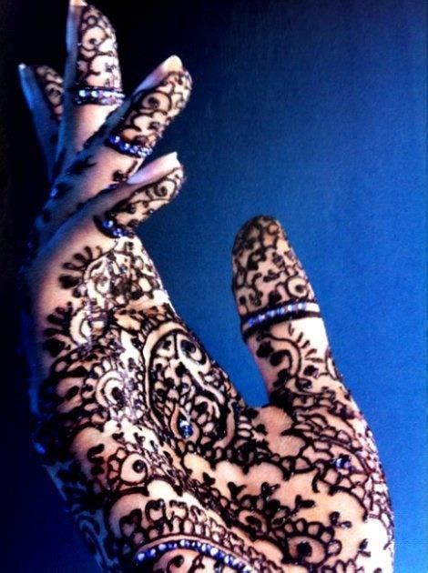 Dulhan Indian Pakistani Bollywood Bride Desi Wedding Henna Mehndi