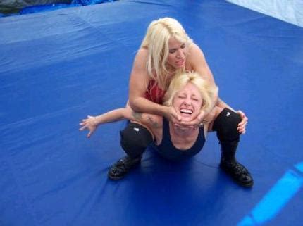 WAW Female Wrestling Sexy Bikini Wrestling