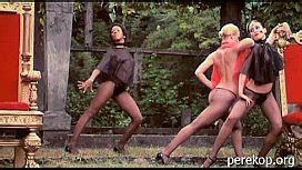 Beautiful Juls Pleasing Us With Her Striptease Dance And Pussy Play HD XNXX