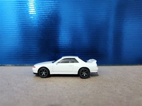 Hot Wheels Nissan Skyline GT R BNR Hobbies Toys Toys Games On