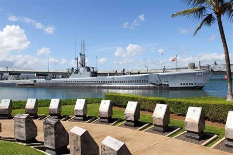 Pearl Harbor & Honolulu Plane Excursion from Kauai - Civitatis.com