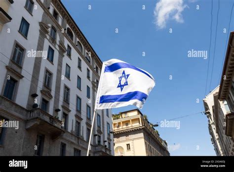 Massive uprising hi-res stock photography and images - Alamy