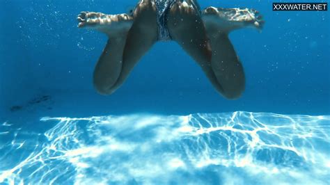 Hottest Hungarian Milf Angelica Gets Horny Underwater