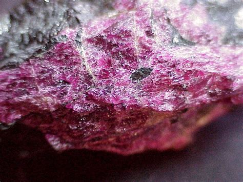 Эвдиалит, Eudialyte, Eudialyt, • Mineral Catalog