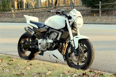 HONDA HORNET CF F CB Tastefully Modified And Half Naked WORTH SEEING