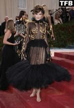 Louisa Jacobson Sexy Seen Flashing Her Nude Tits At The Met Gala In New York City Aznude