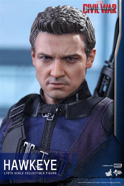 Galer A La Figura De Hot Toys De Hawkeye