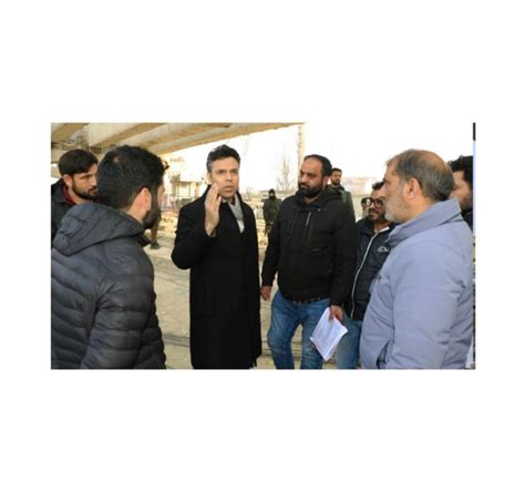 Dc Srinagar Inspects Progress On Flyovers At Bemina Junction Sanat