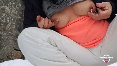 Nippleringlover Geile Milf F Hrt Perlenketten Durch Extrem Gedehnte Gepiercte Nippel Ein