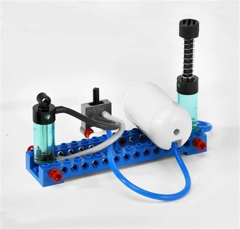 LEGO Education 9641 Pneumatics - KinderSpell