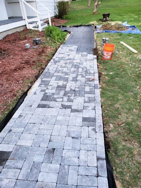 Wonderful Options To Check Into Walkwaystones Paver Walkway Diy