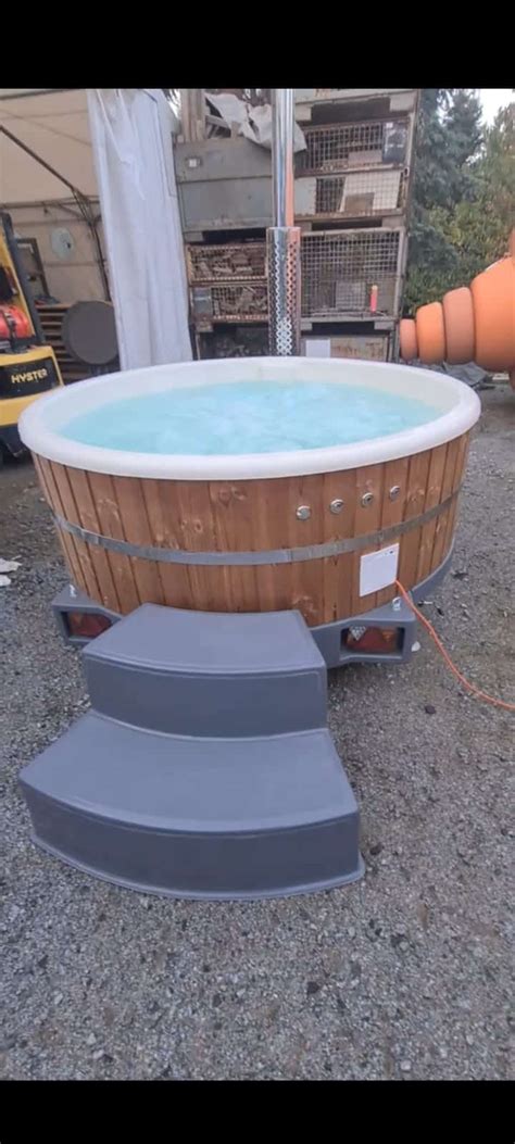 Mobiles L Hot Tub Jacuzzi Whirlpool Badezuber Badefass Oder Badebottich Mieten