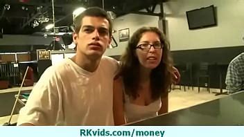 Smooth Guy Pays Nasty Chick For Sex Xvideos