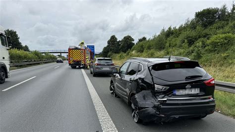 Feuerwehr rückt zu Unfall auf Autobahn 44 bei Werl aus