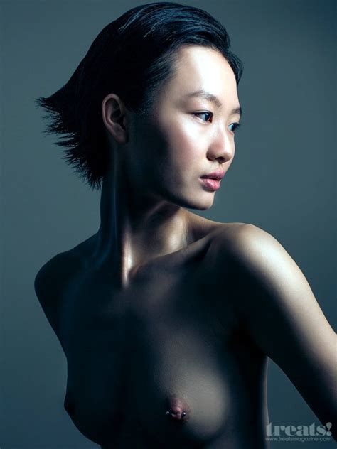 Hot Sculpt Nude Photoshoot By Alberto Maria Colombo For Treats Magazine June The