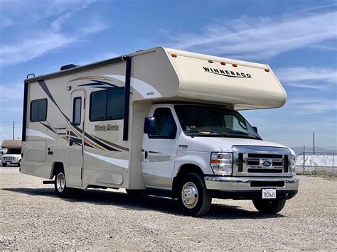 Winnebago Minnie Winnie Review | CamperAdvise