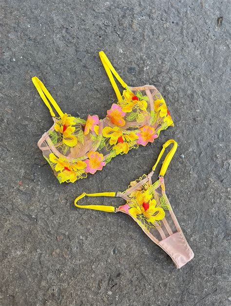 Floral Lingerie Set Romantic Gift For Girlfriend Embroidered Bridal Lingerie Etsy