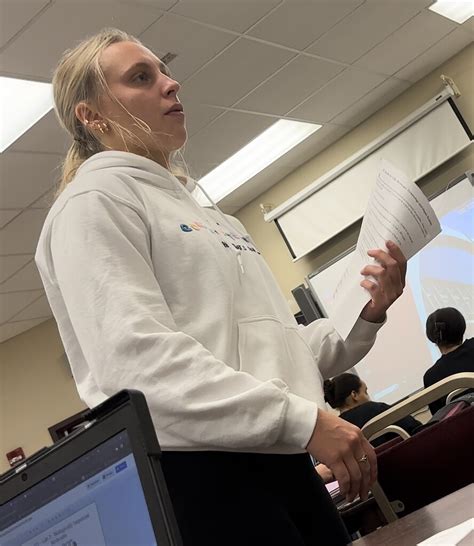 College Blonde With Cute Ass Spandex Leggings Yoga Pants Forum