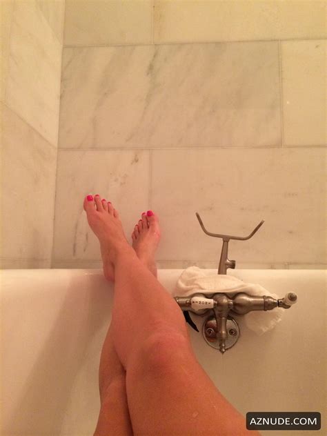 Reese Witherspoon Nude And Sexy Photo Collection AZNude