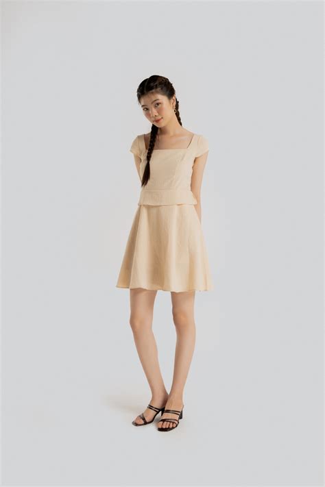 Đầm nude không tay phối tùng Nude Tajun Dress