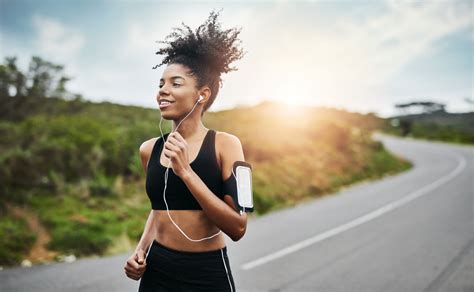 5 Ways Music Improves Your Workouts