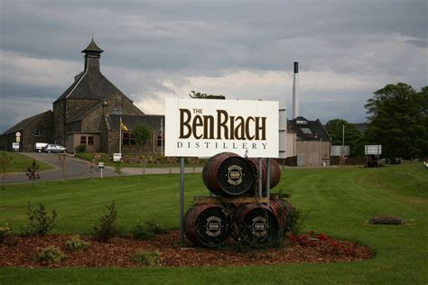 Виски BenRiach (БенРиах): описание, история, виды марки