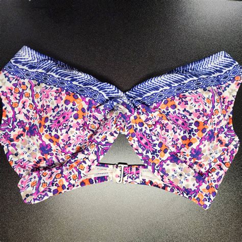 ATHLETA Ipanema Tara Twist Halter Bikini Top Blue Pin Gem