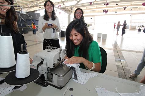 Semana De Têxtil E Moda Da Each Foto Marcos Santosusp Imagens Usp