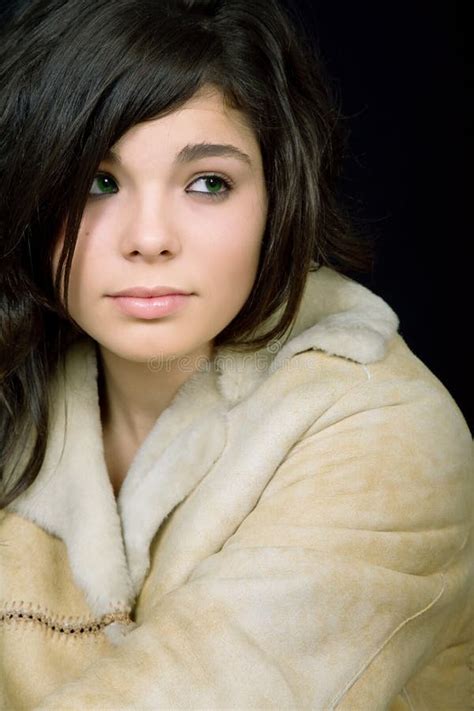 Brunette Photo Stock Image Du Occasionnel Adolescents 33925020