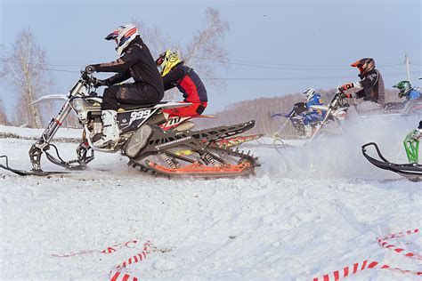 The Tricks to a Quick Start in Cross-Snowbiking