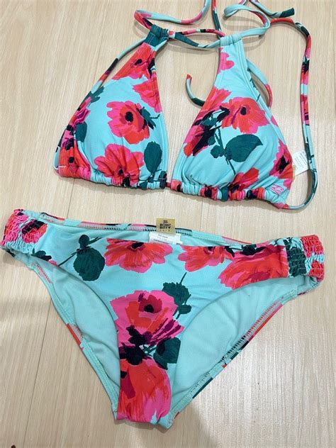 Bikini Billabong Original Fesyen Wanita Pakaian Wanita Lainnya Di Carousell