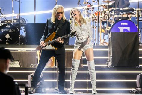 Miley Cyrus On Stage Hot Celebs Home