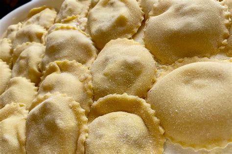 Cotechino La Ricetta Di Recupero Con I Ravioli Ripieni Di Patate E Provola