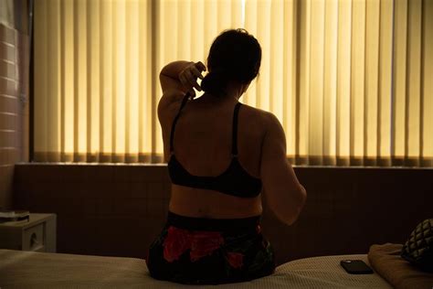 Cannes 2024 Sean Baker S Sex Worker Love Story Anora Wins Coveted Palme D Or Euronews