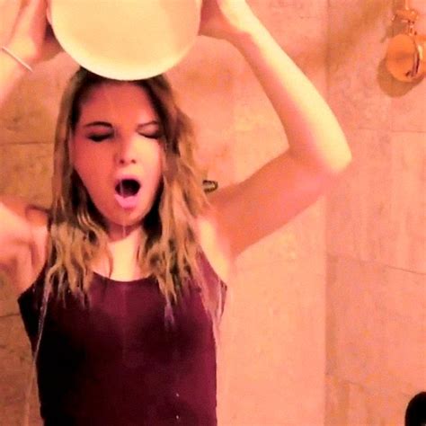 Pop Minute Hilary Duff Bikini Ice Bucket Challenge Photos Photo 11