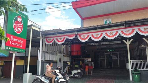 Sosok Mbok Sri Pemilik Toko Oleh Oleh Ternama Di Kota Palu Dari Art