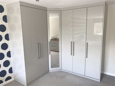 Угловой шкаф в спальню: виды, размеры, чертежи и планировка шкафов для ...