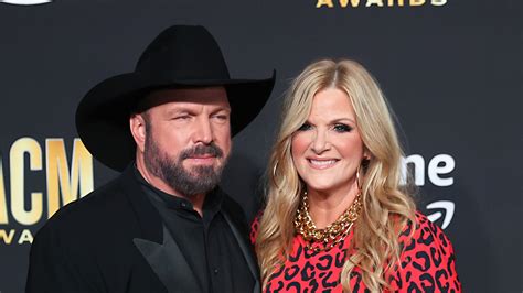 Garth Brooks And Trisha Yearwood Christmas 2024 Lok - Deana Estella