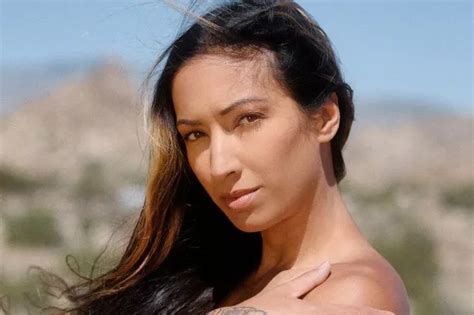 I Was Riddled With Insecurities Until Naked Yoga Helped Me Find Myself Again Daily Star