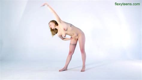 Big Tits Blonde Gymnast Babe Stretching