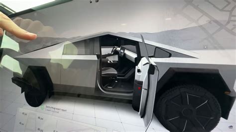 Tesla Cybertruck's on-screen 3D visualization has insane attention to