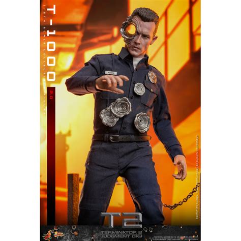 Hot Toys Terminator Judgment Day MMS T V Figurine