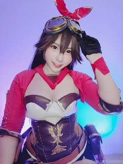 Cosplayer Aokotan E Hentai Galleries